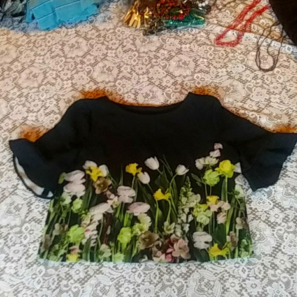 I'm selling a great designed top